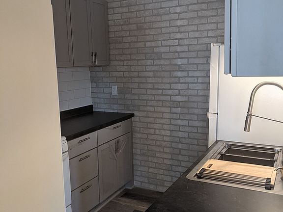 5th image of 2733 Girard Ave S APT 303