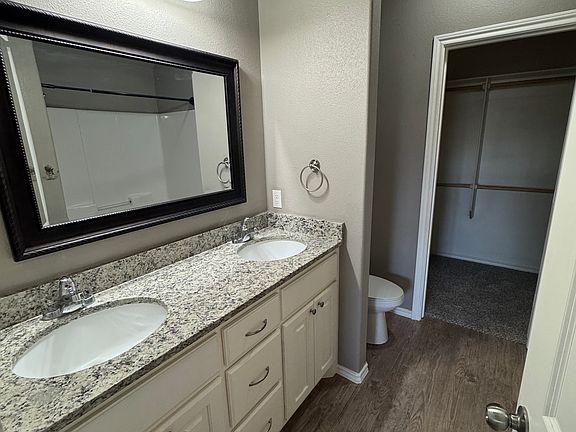 5th image of 313 Silvercreek Dr
