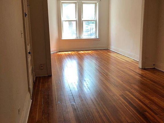 3rd image of 2314 W Superior St APT 1W