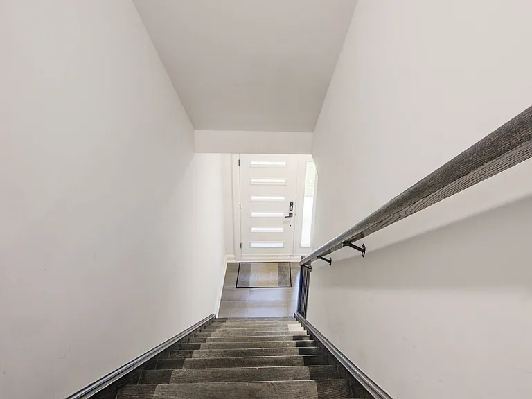 33 Jarvis St — Photo 9