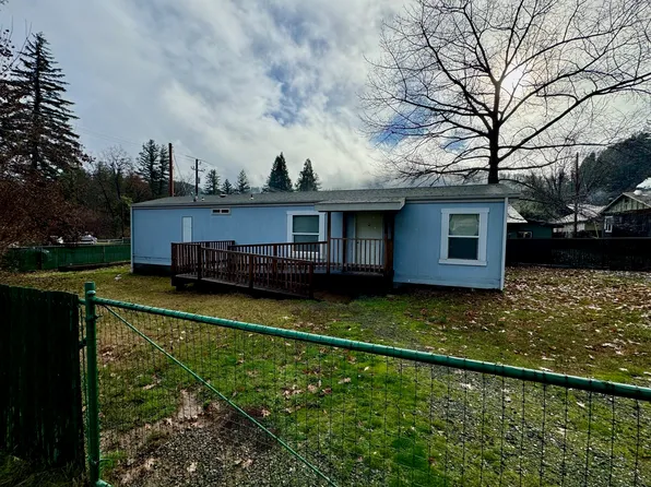22 Spring St, Happy Camp, CA 96039