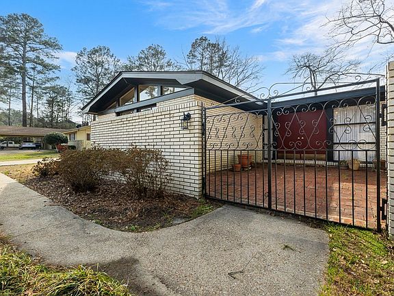 3rd image of 56 Mar Ree Dr