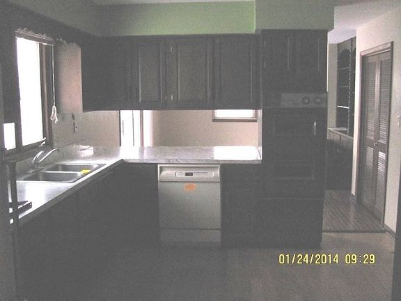 5th image of 302 Long Ave