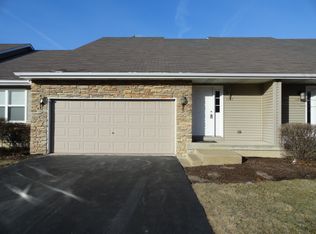 1197 Rose Dr #4, Sycamore, IL 60178