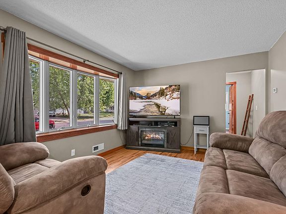 3rd image of 330 110th Ln NW