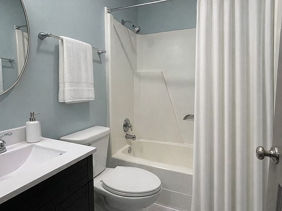 2nd image of 3835-3841 Silver Lake Rd #2