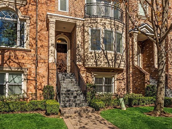 2nd image of 36 Waterway Ct