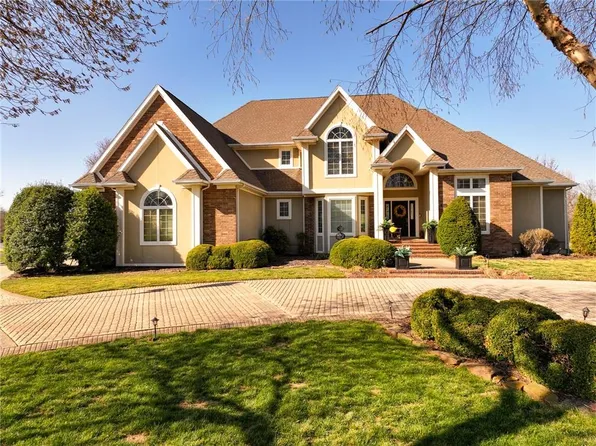 304 Reavley Dr, Lamar, MO 64759