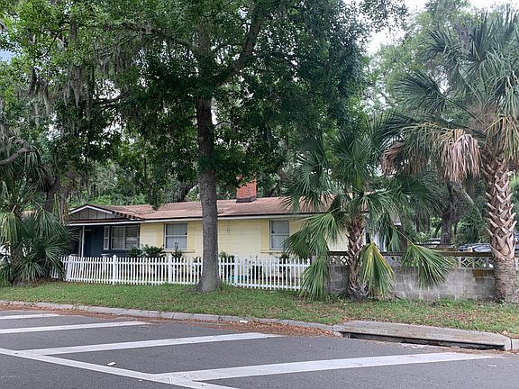2nd image of 4068 Palm Way
