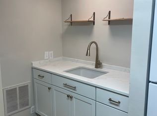 410 SE 2nd St #5, Evansville, IN 47713