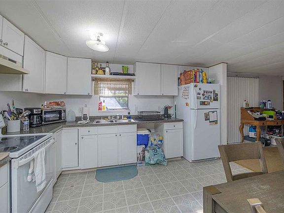 5th image of 8012 N Meadowview Cir