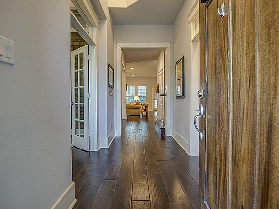 5th image of 153 Cherry Oak Ln
