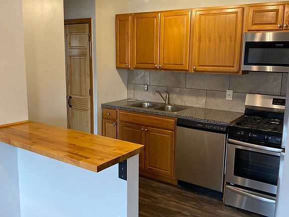 3rd image of 615 E 18th St #7784157
