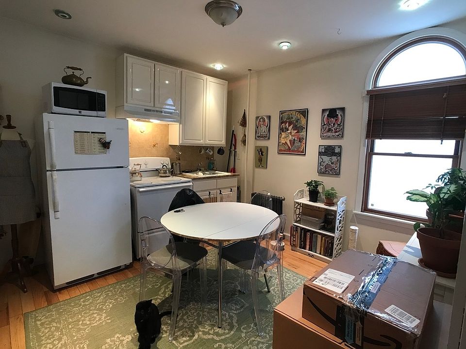 2nd image of 318 Greenwood Ave APT 3