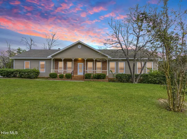 632 Ravenswood Road, Hampstead, NC 28443