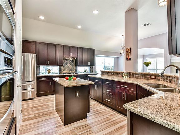 4th image of 5514 Island Breeze Dr