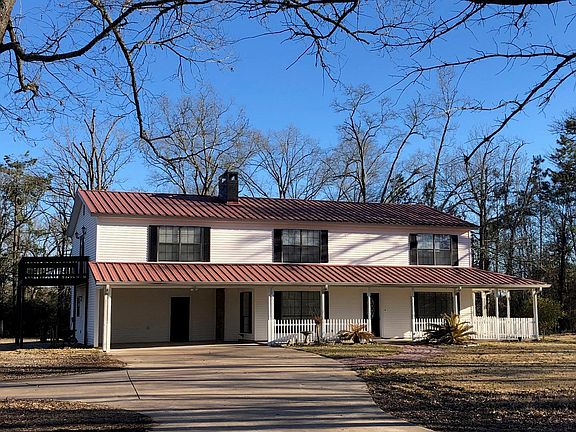 Front of home with garage and front proch