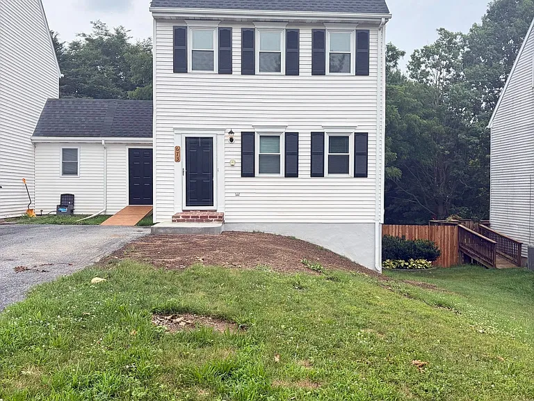 673 S Cedar St — Photo 2