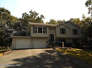 115 Poplar Dr, Milford, PA 18337