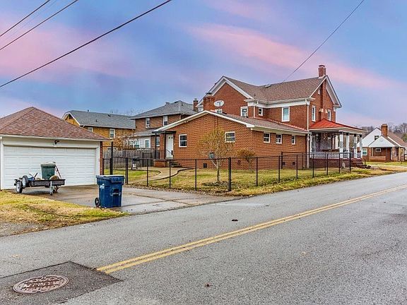3rd image of 2530 Holt St