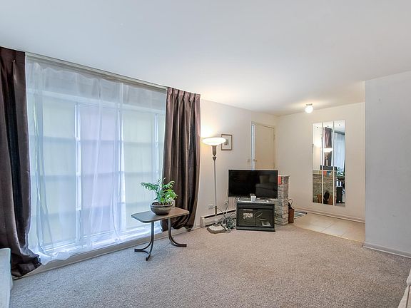 3rd image of 8842 Robin Dr APT C