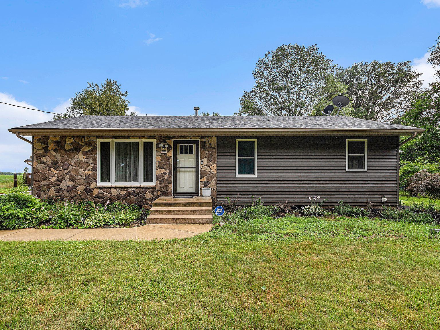 28757 Runkle St, Niles, MI 49120 MLS 23025562 Zillow