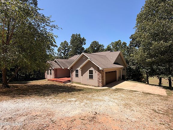 2nd image of 17675 Hazelcrest Ln