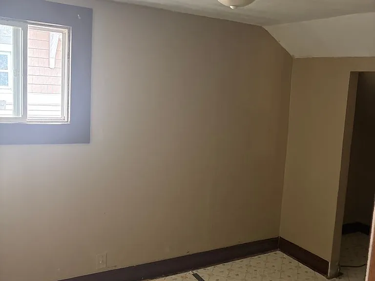 376 Rockport Rd — Photo 3