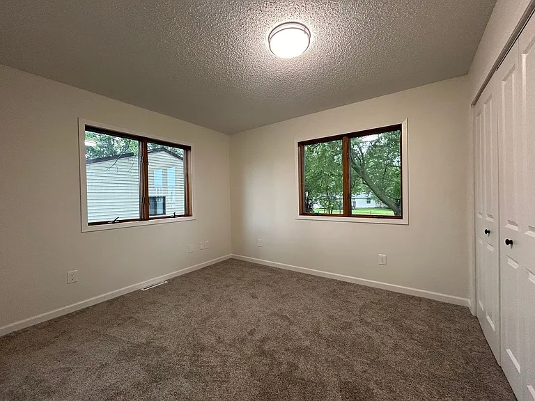 752 Prairie Ridge Rd — Photo 8