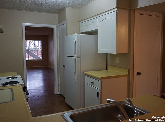 2nd image of 626 Chauncey Dr APT 2