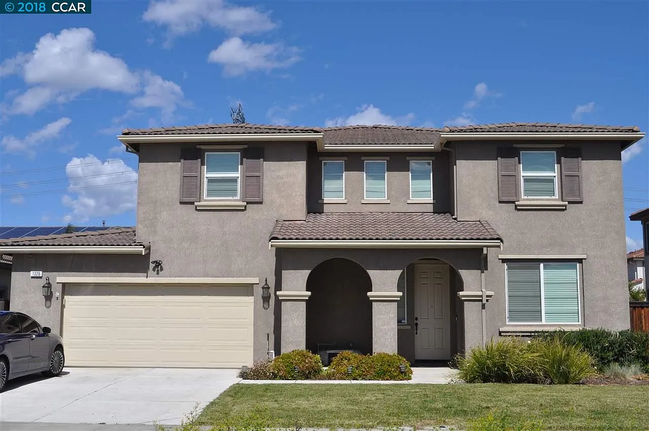 1326 Maple Dr photo 1