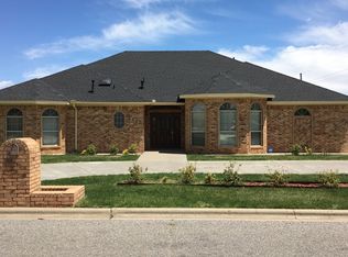 2300 Dogwood Ln, Pampa, TX 79065