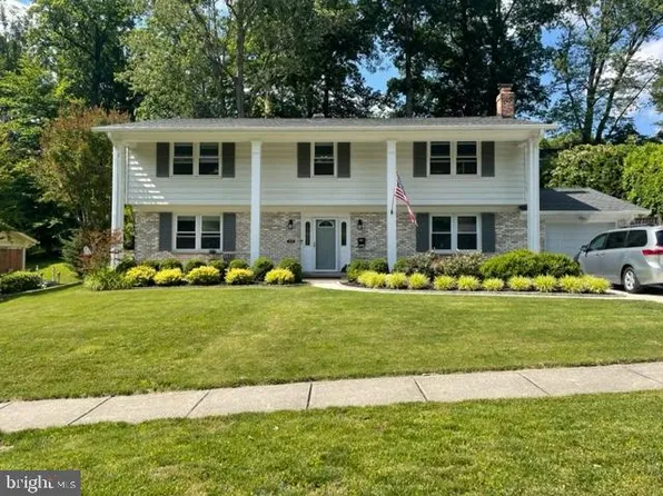 14236 Briarwood Ter, Rockville, MD 20853