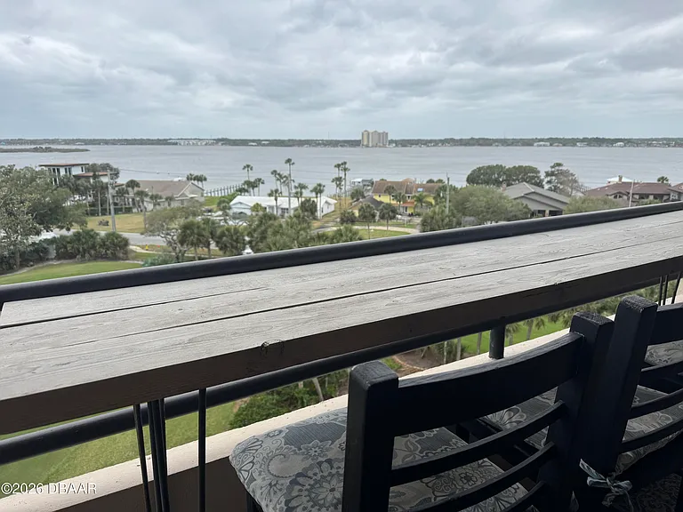 1 Oceans West Blvd — Photo 3