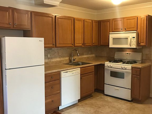 4th image of 627 N Nelson St