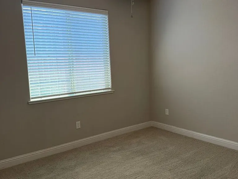424 Sage Ct — Photo 10