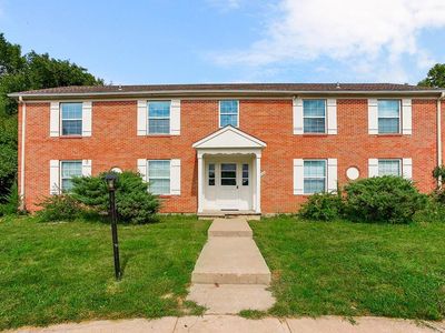 8620 Countryshire Ln, Kansas City, MO, 64138