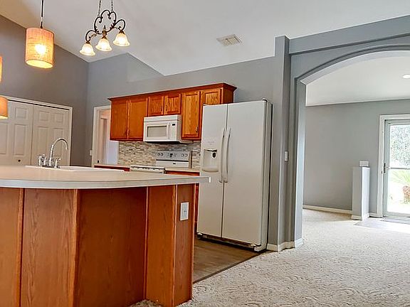 3rd image of 10648 SW 38th Ave