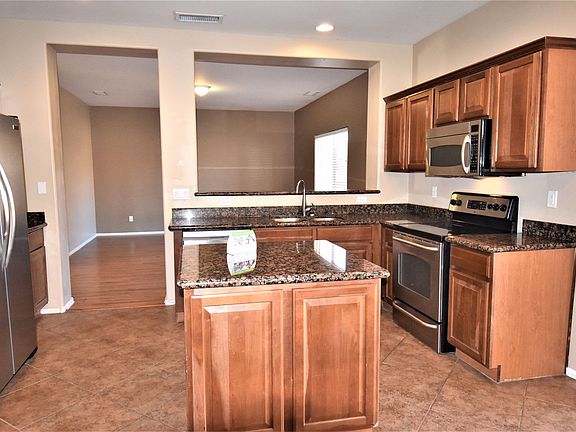 5th image of 44258 W Cypress Ln
