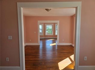 27 Longfellow Ter, Providence, RI 02907