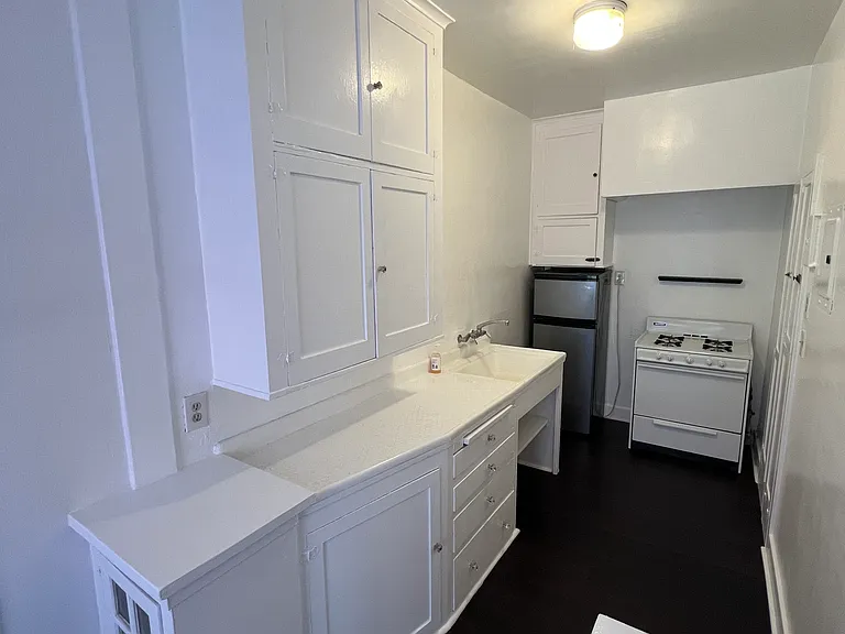 4604 Los Feliz Blvd #202 — Photo 17