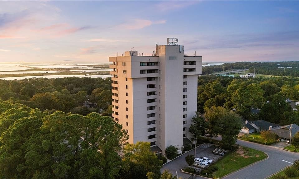 1st image of 100 Tower Dr APT 101