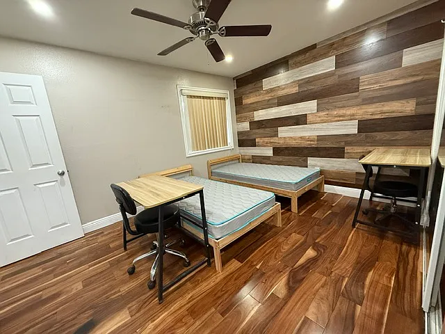 1110 W Blaine St — Photo 15
