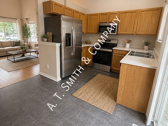 4th image of 12675 Davis St