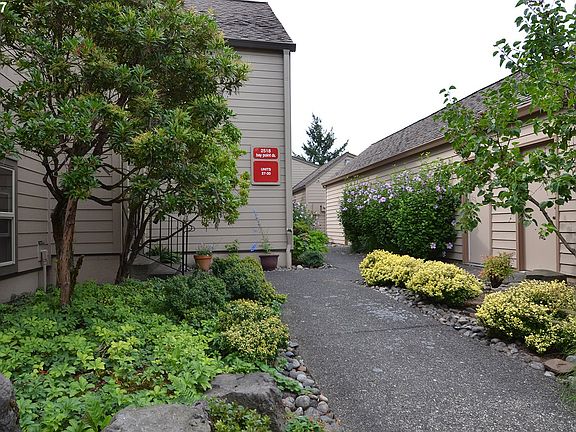 3rd image of 2518 SE Baypoint Dr Unit 28
