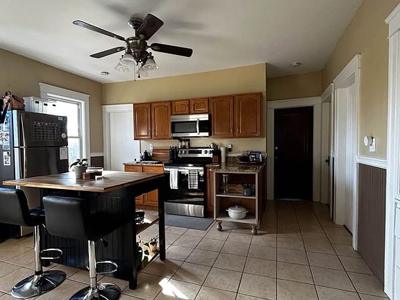 4th image of 39 Woodford St #3