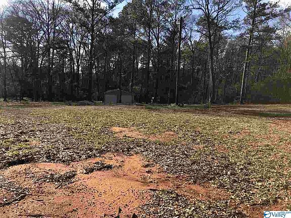 3rd image of 79 Knoxville Ln