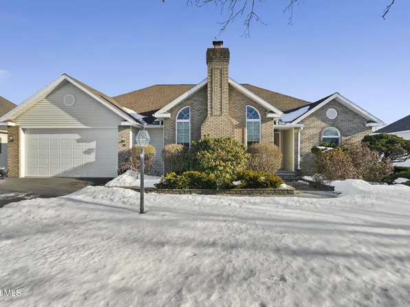 28 Dogwood Lane, Colonie, NY 12211