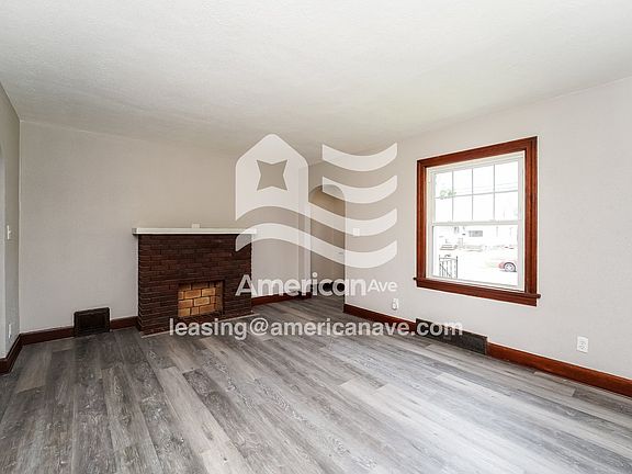 1509426_002_living_room_3.jpg