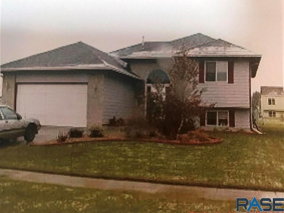 2nd image of 6401 W 66th St